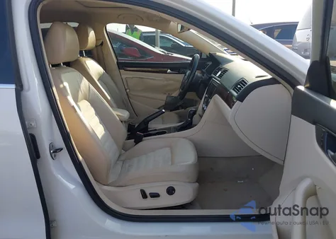 2013 Volkswagen Passat 2.5L Sel Premium из США, поврежденный, VIN 1VWCH7A38DC019811